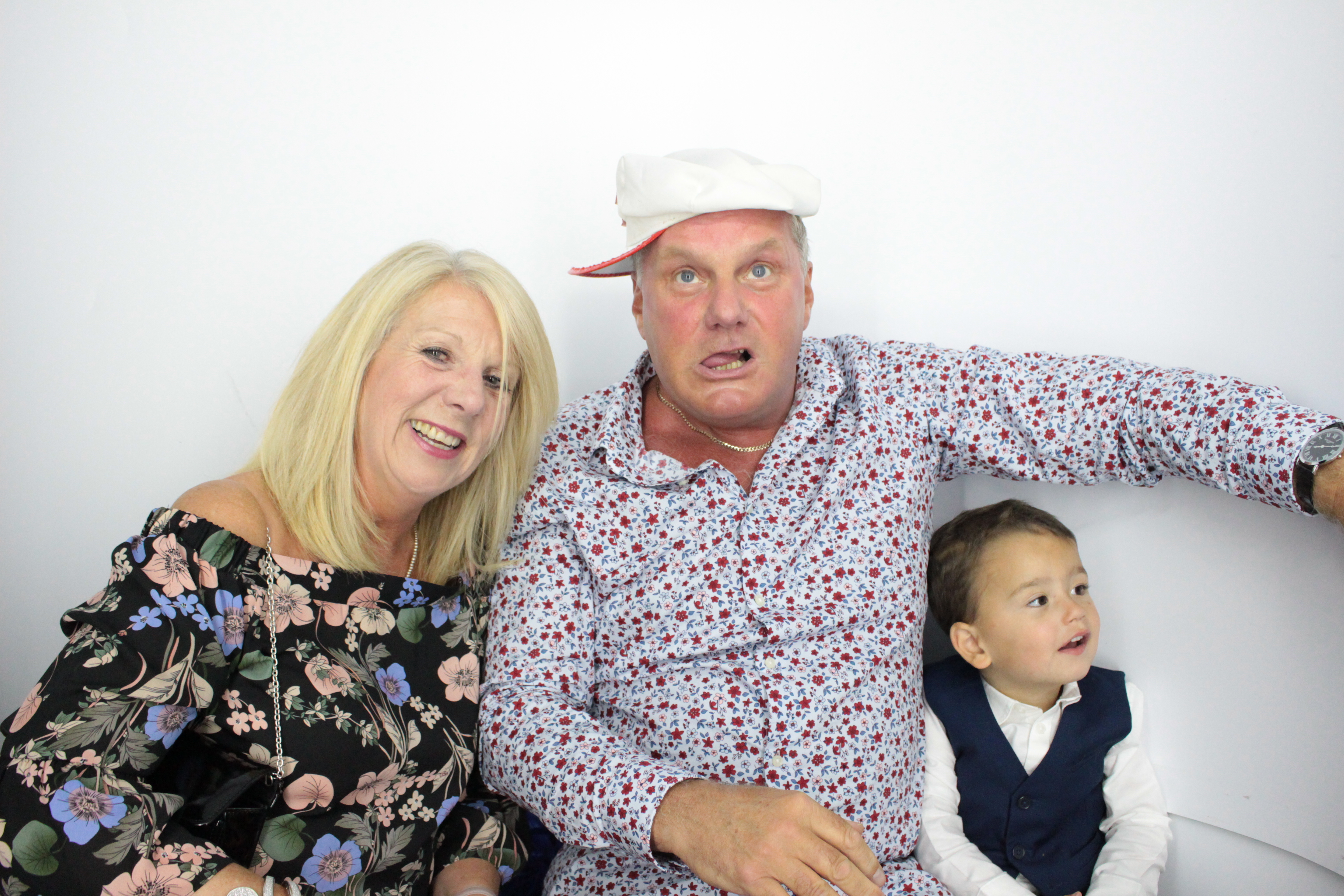 Steve & Kym | View more photos from the event at gallery.myphotoboothexperience.co.uk/u/MyPhotoBoothExperienceLtd/Steve-Kym